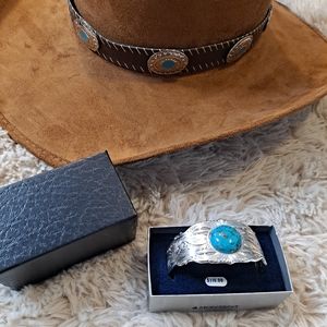 Montana Silversmith Western Lifestyle Turquoise Cuff Bracelet " Sheridan "